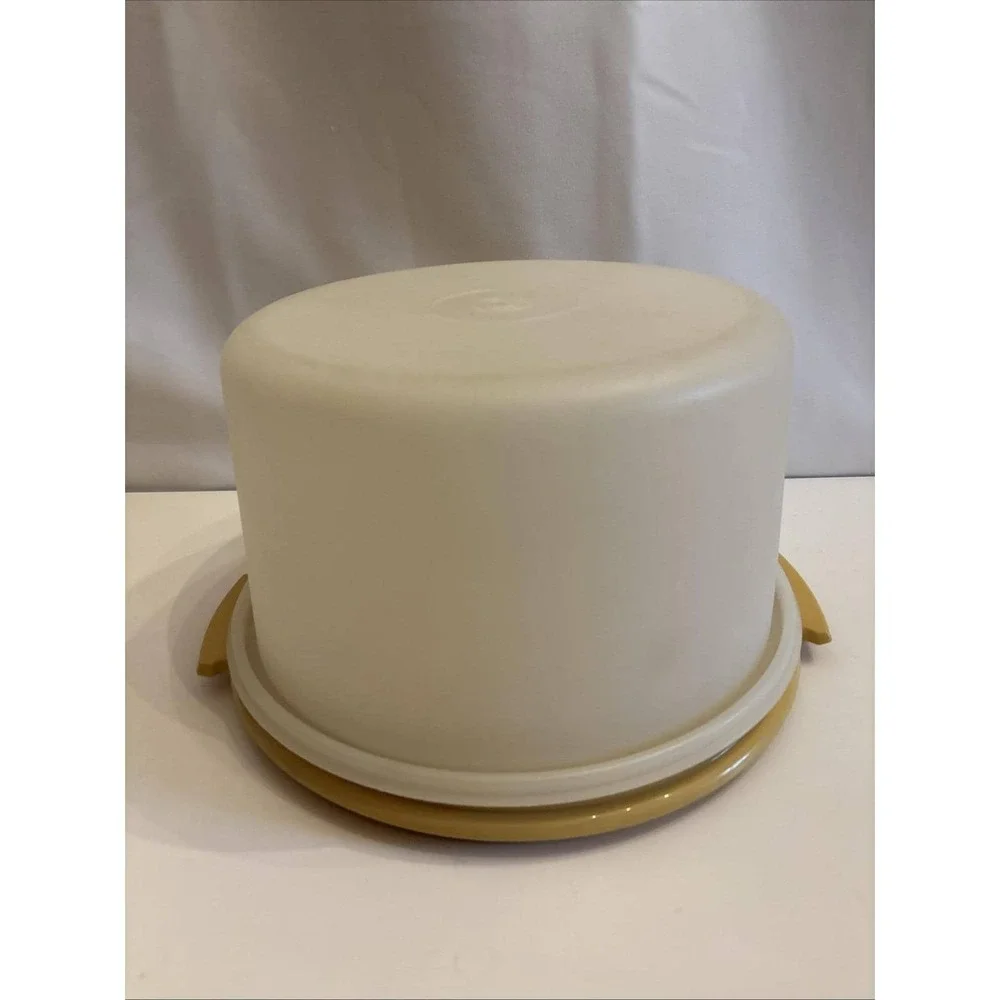 Vintage Tupperware 9.75